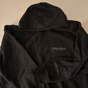 ESSENTIALS BLACK HOODIE